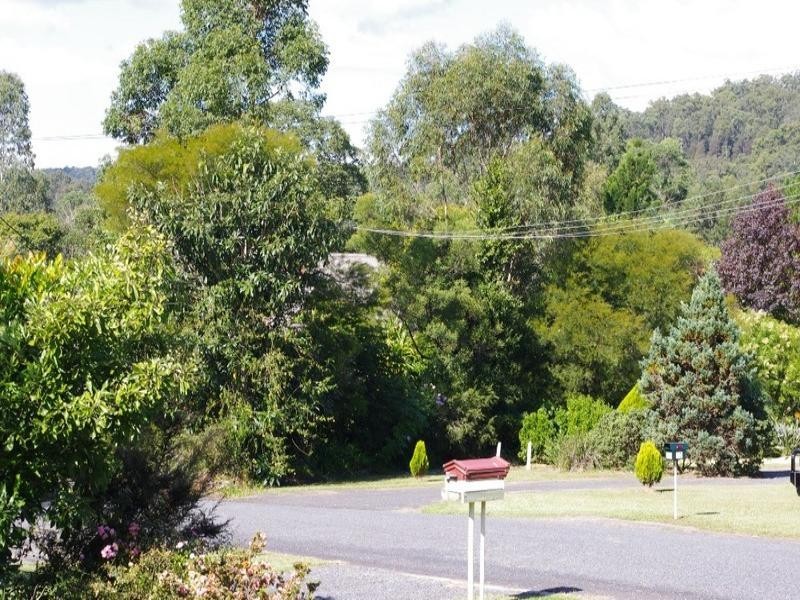 17 Weir Street, Nana Glen NSW 2450