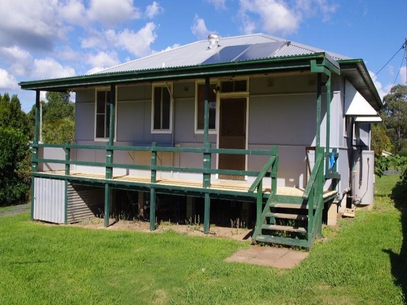 17 Weir Street, Nana Glen NSW 2450