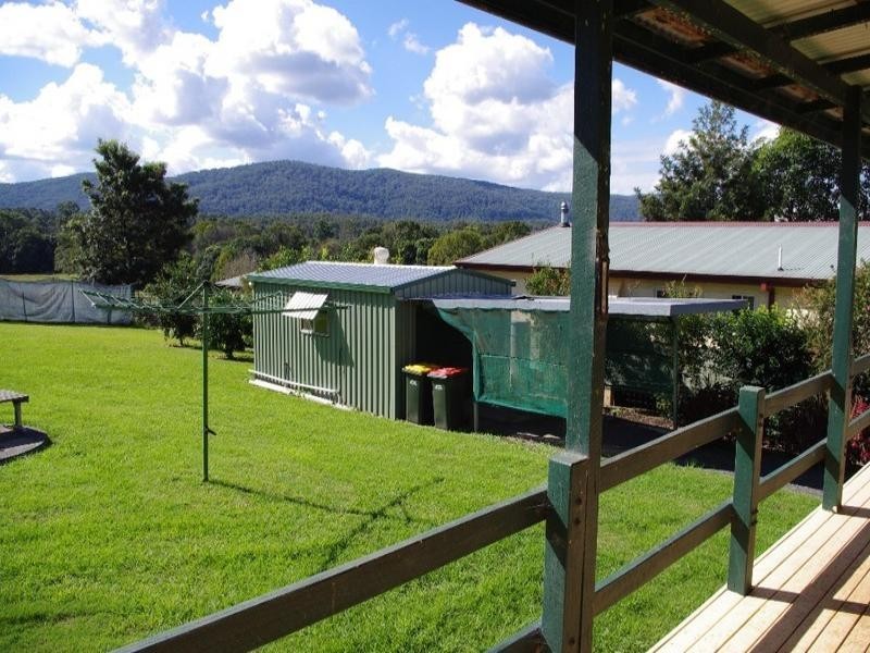 17 Weir Street, Nana Glen NSW 2450