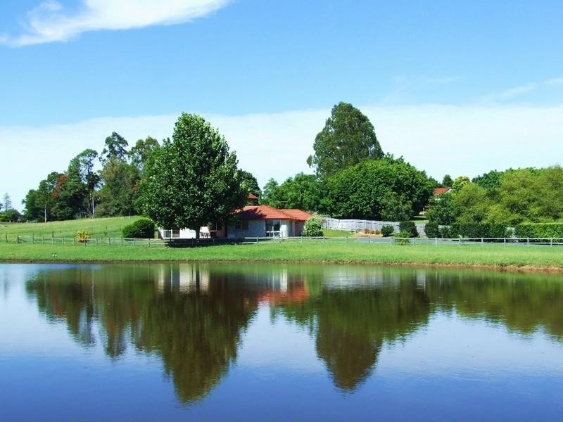 33 Faviell Drive, Bonville NSW 2441