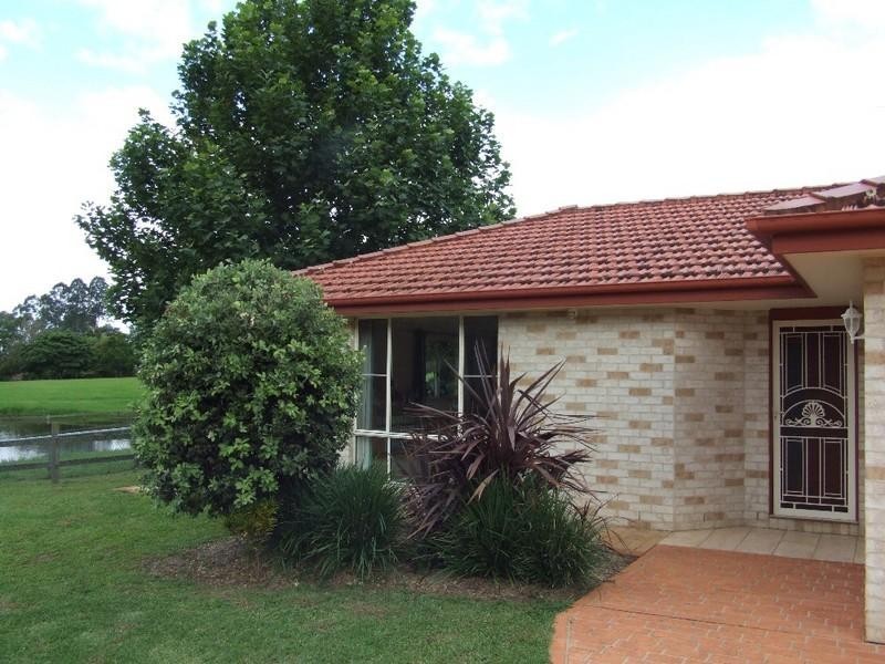 33 Faviell Drive, Bonville NSW 2441