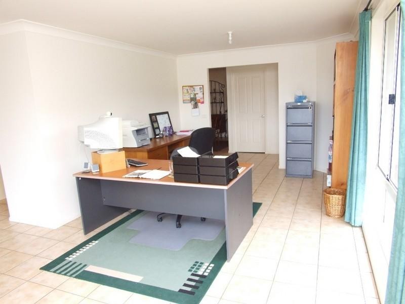 33 Faviell Drive, Bonville NSW 2441