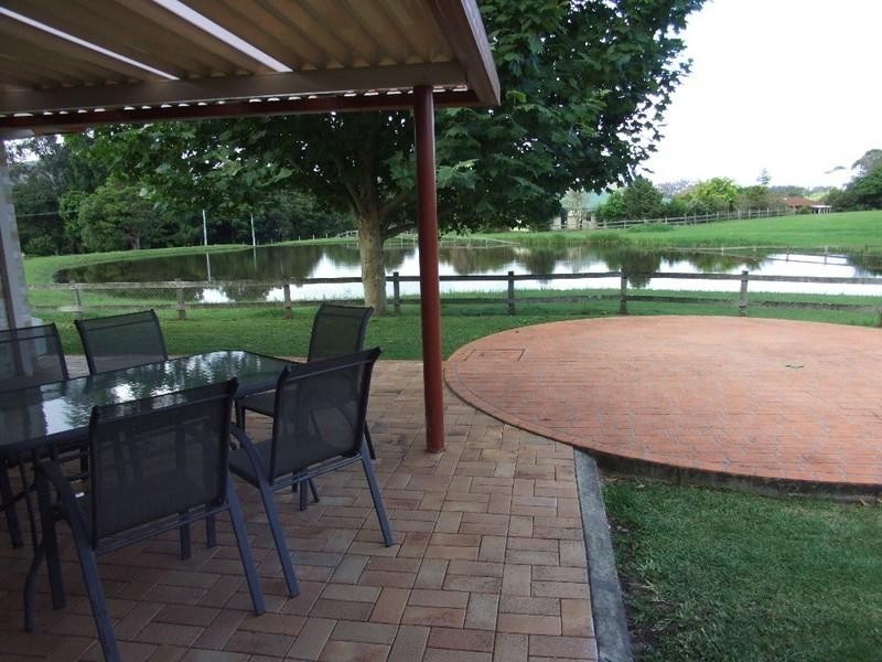 33 Faviell Drive, Bonville NSW 2441