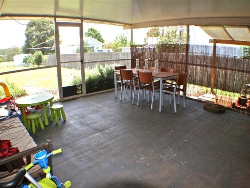 9 Weir Street, Nana Glen NSW 2450