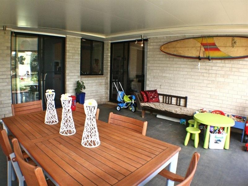 9 Weir Street, Nana Glen NSW 2450