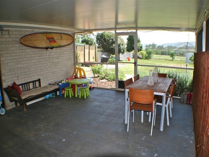 9 Weir Street, Nana Glen NSW 2450