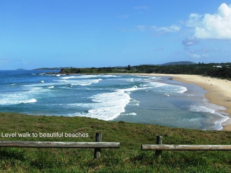 14 Headland Road, Arrawarra Headland NSW 2456