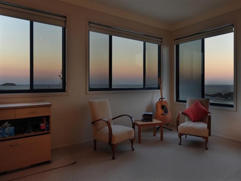 6 Lighthouse Crescent, Emerald Beach NSW 2456