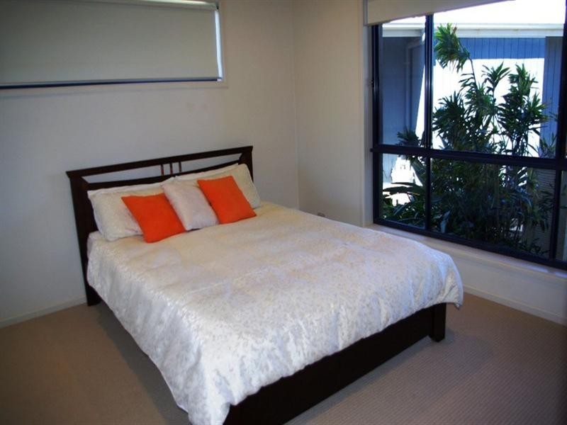 6 Lighthouse Crescent, Emerald Beach NSW 2456