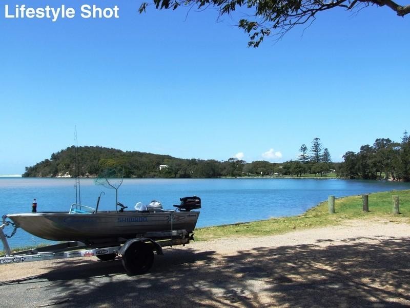 42a Schafer Street, Red Rock NSW 2456