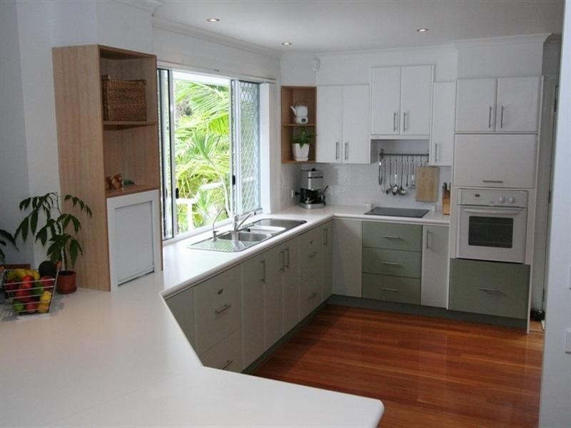 16 Lakeside Drive, Sapphire Beach NSW 2450