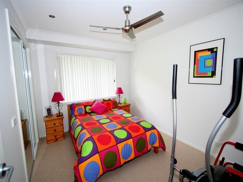 16 Lakeside Drive, Sapphire Beach NSW 2450