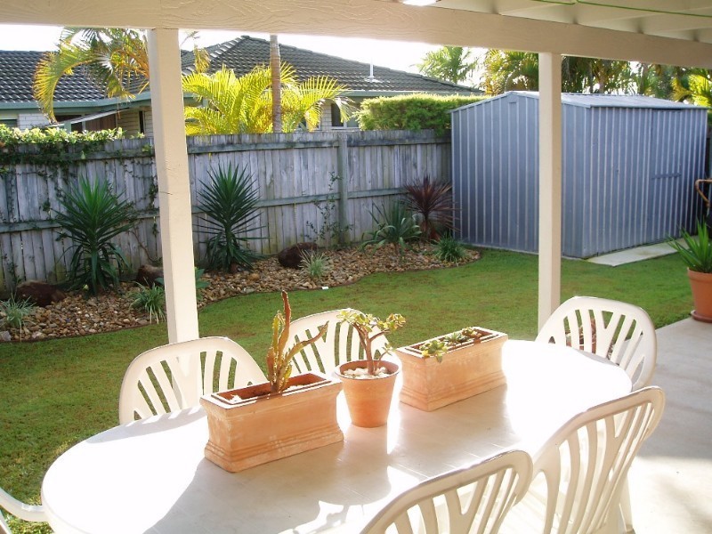 2/1 Alpina Place, Banora Point NSW 2486