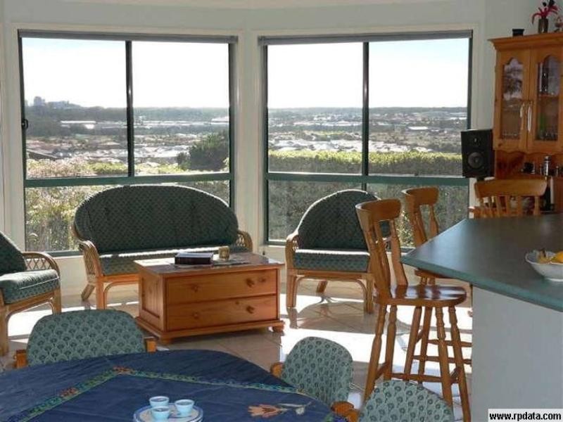 17 Oakland Parade, Banora Point NSW 2486