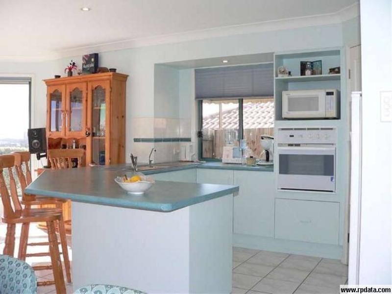 17 Oakland Parade, Banora Point NSW 2486
