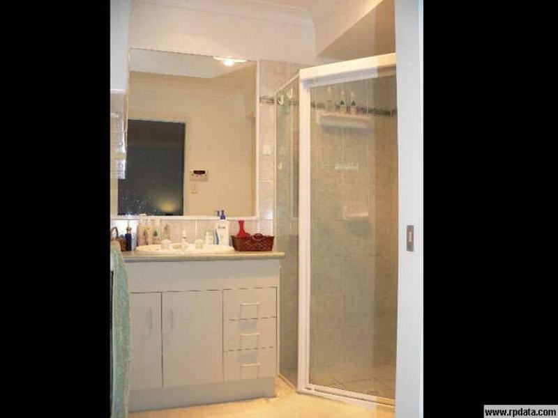 17 Oakland Parade, Banora Point NSW 2486