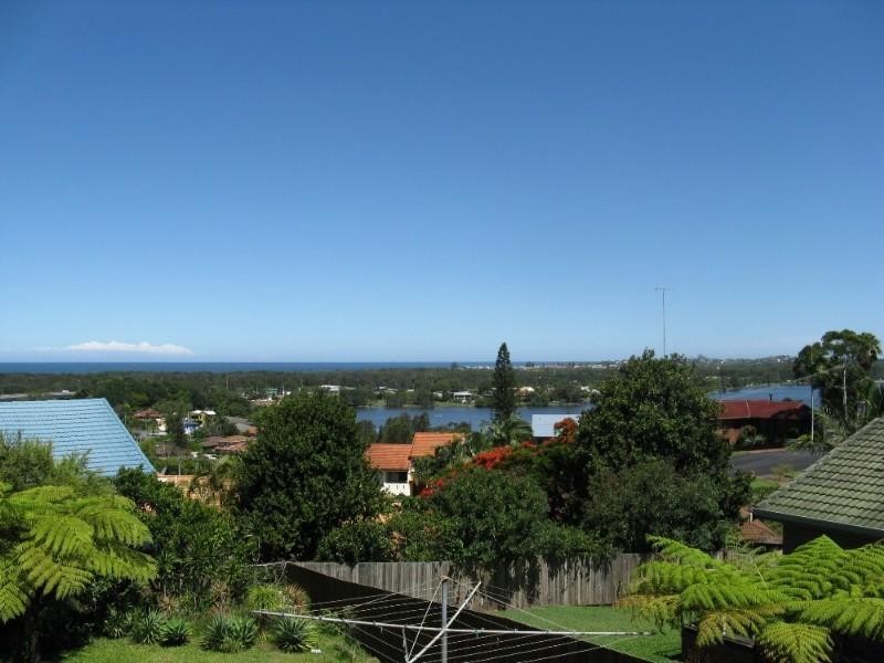 34 Pacific Drive, Banora Point NSW 2486