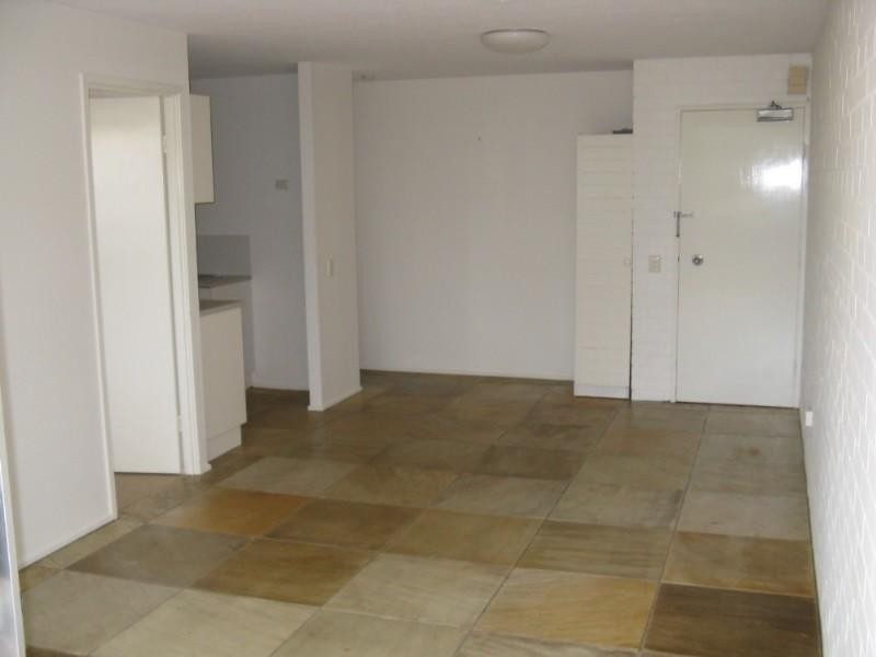 2/28 Miles Street, Kirra QLD 4225