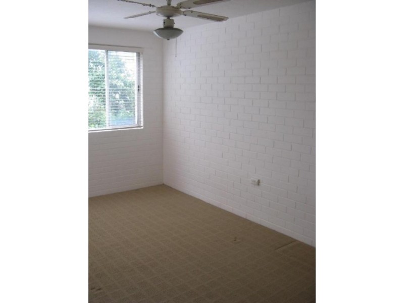 2/28 Miles Street, Kirra QLD 4225