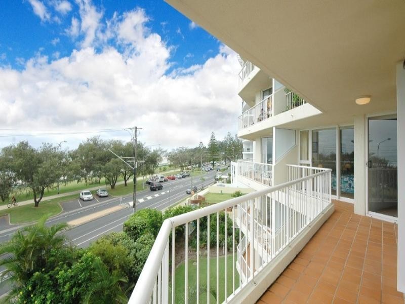 Coolangatta QLD 4225