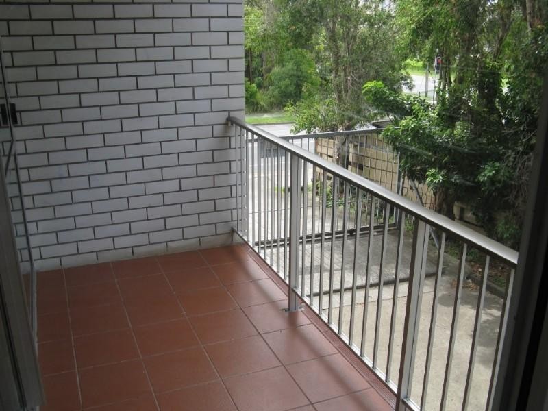2/28 Miles Street, Kirra QLD 4225