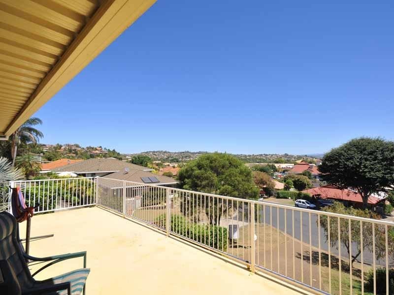 17 Muirfield Place, Banora Point NSW 2486