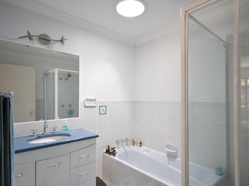 17 Muirfield Place, Banora Point NSW 2486