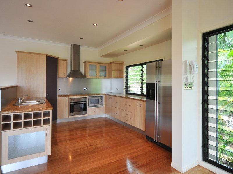50 Ballow Street, Coolangatta QLD 4225