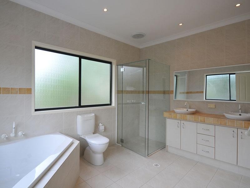 50 Ballow Street, Coolangatta QLD 4225