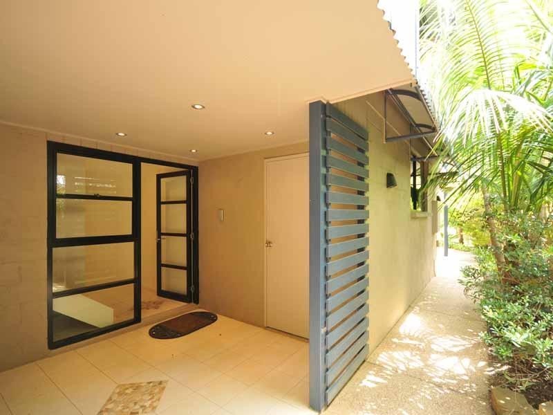 50 Ballow Street, Coolangatta QLD 4225