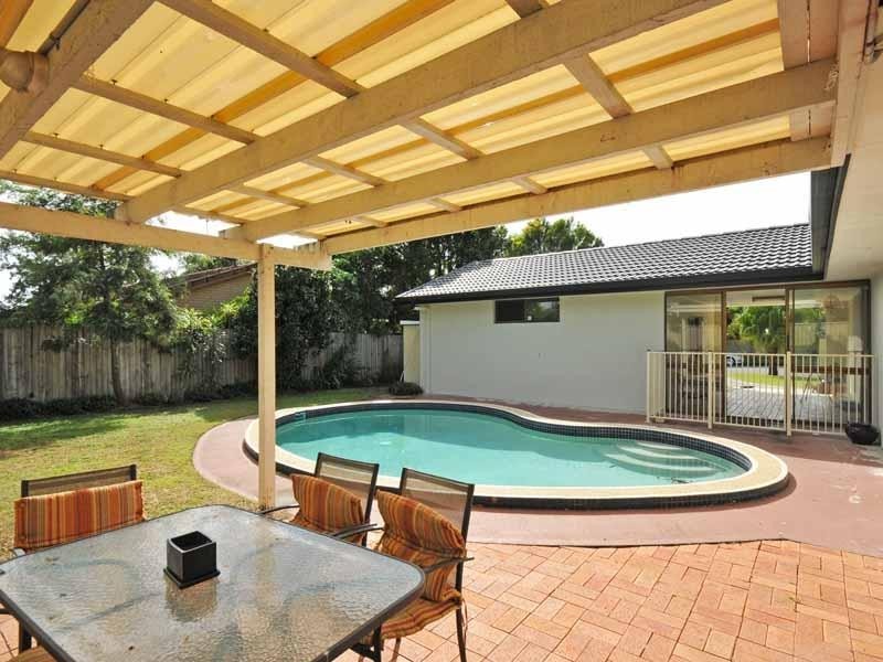 5 Barberry Court, Palm Beach QLD 4221