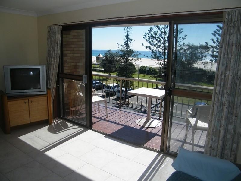 9/20 Pacific Parade, Bilinga QLD 4225