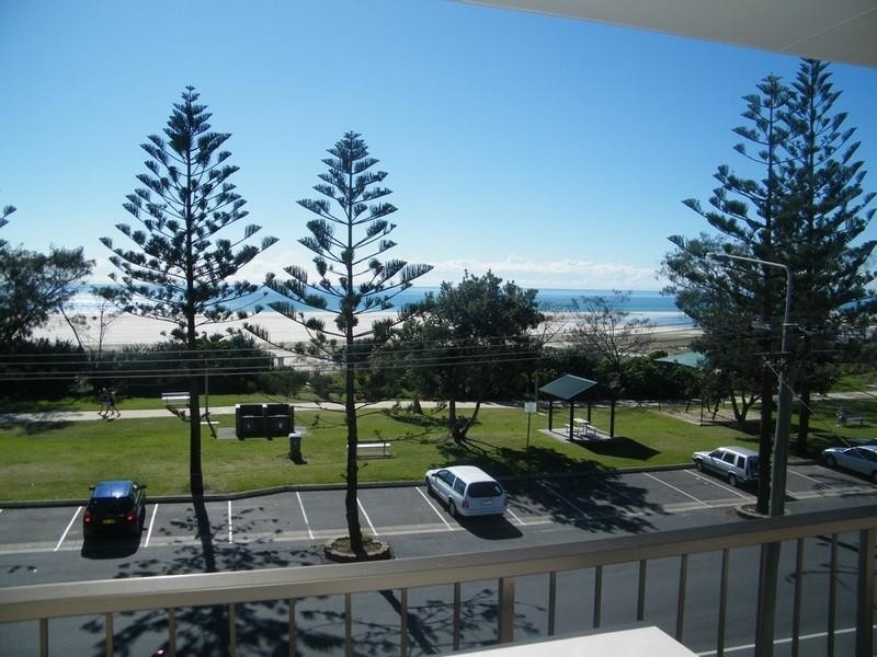 9/20 Pacific Parade, Bilinga QLD 4225