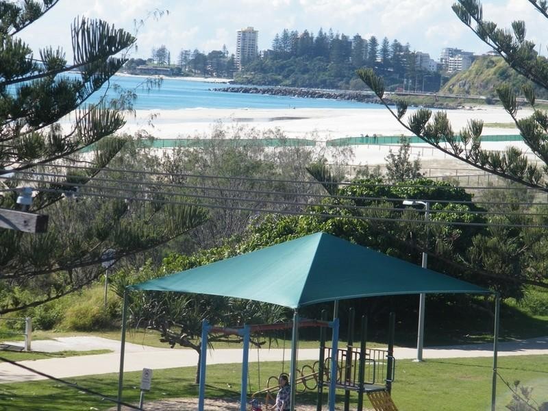 9/20 Pacific Parade, Bilinga QLD 4225