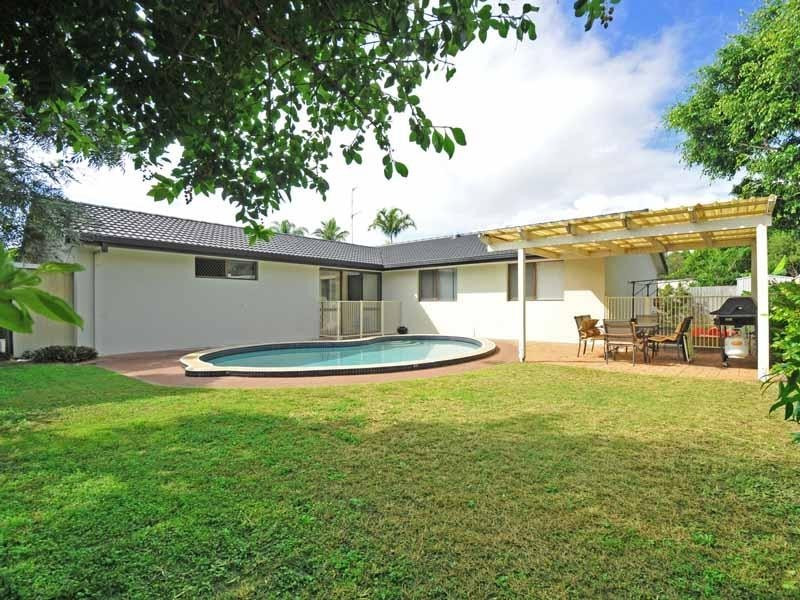 5 Barberry Court, Palm Beach QLD 4221