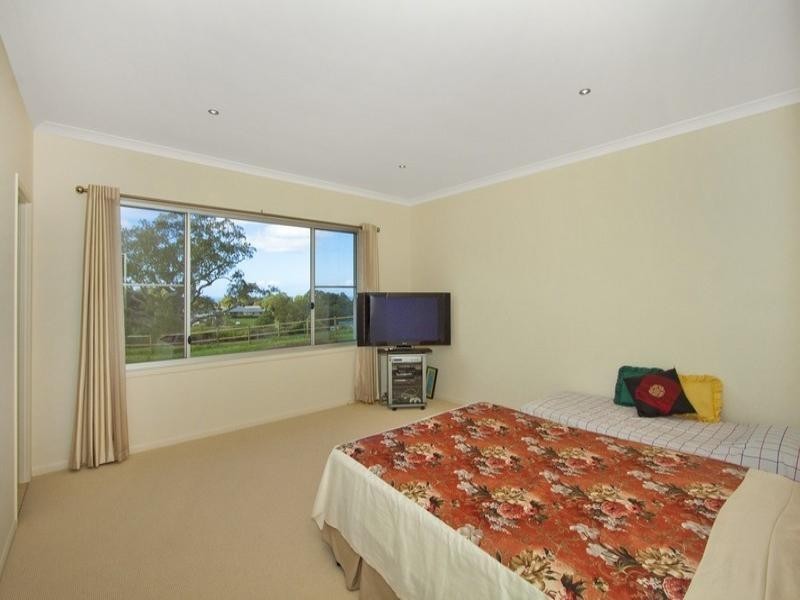 32 Sunnycrest Drive, Terranora NSW 2486