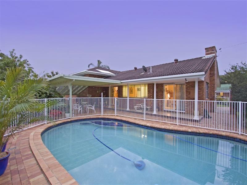 2 French Street, Tugun QLD 4224