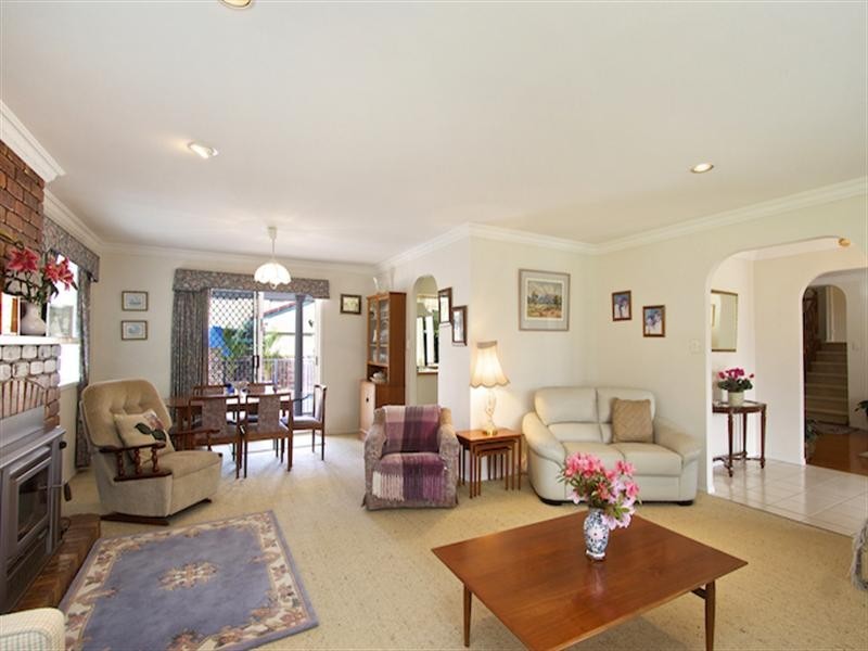 2 French Street, Tugun QLD 4224