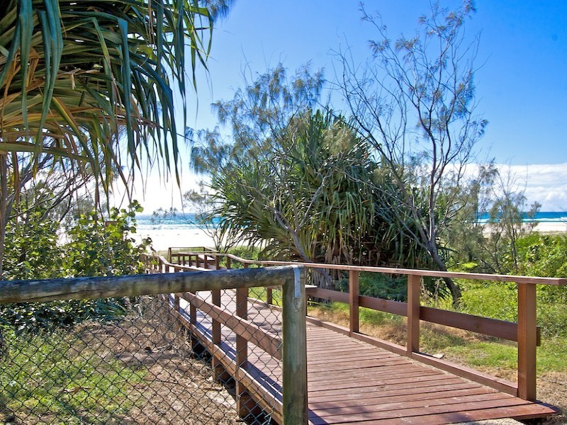 Bilinga QLD 4225