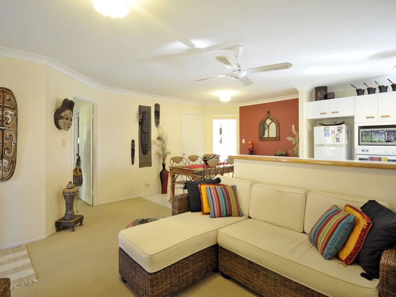 2/85 Lochlomond Drive, Banora Point NSW 2486