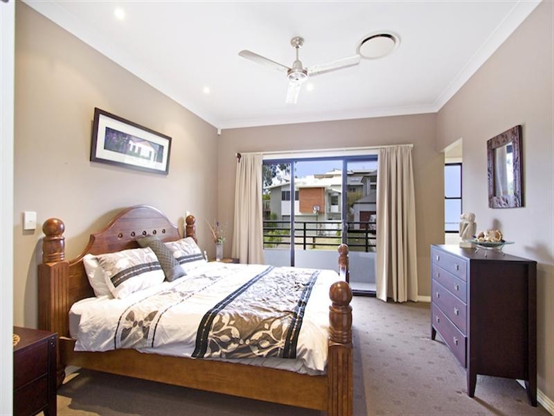 26 Frog Rock Crescent, Reedy Creek QLD 4227