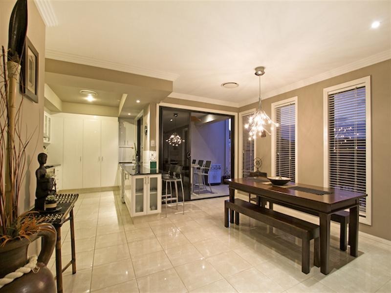 26 Frog Rock Crescent, Reedy Creek QLD 4227