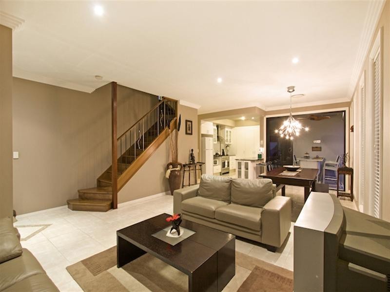 26 Frog Rock Crescent, Reedy Creek QLD 4227