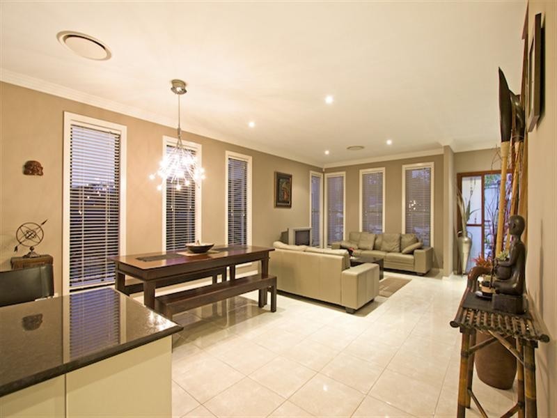 26 Frog Rock Crescent, Reedy Creek QLD 4227