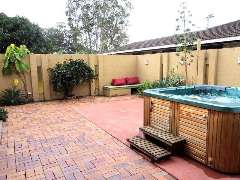 17 The Lakes Drive, Tweed Heads West NSW 2485