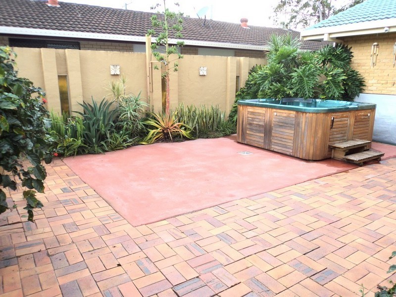 17 The Lakes Drive, Tweed Heads West NSW 2485