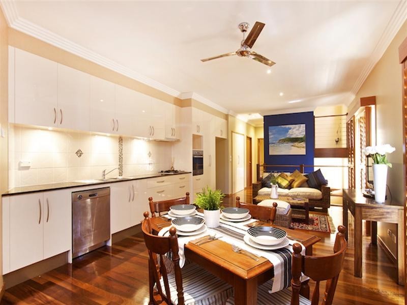 1/69 Dixon Street, Coolangatta QLD 4225