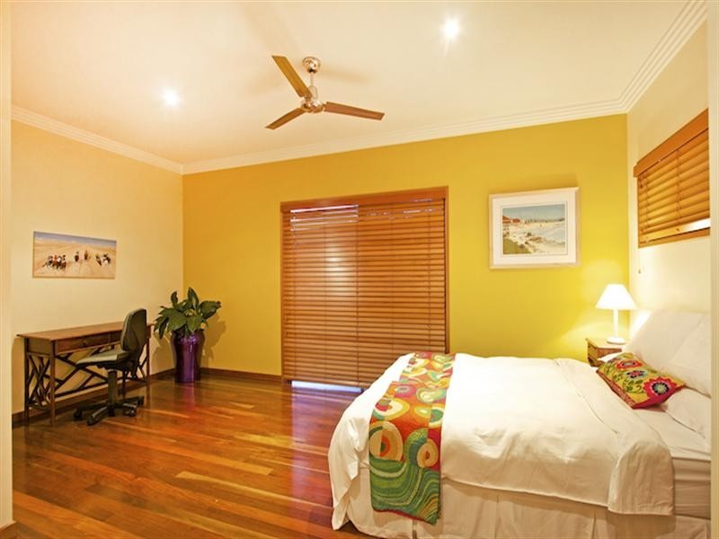 1/69 Dixon Street, Coolangatta QLD 4225