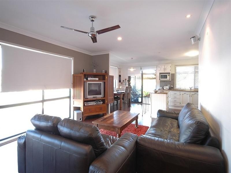 1/1 Flame Tree Terrace, Banora Point NSW 2486