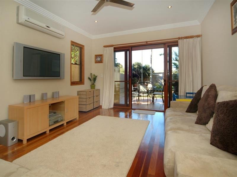 18a First Avenue, Palm Beach QLD 4221